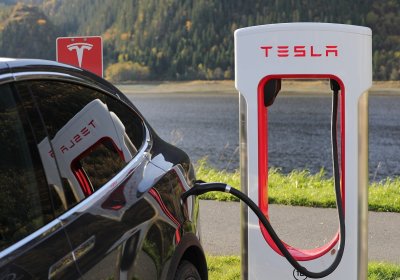 Смертельная авария Tesla произошла не по вине системы помощи водителю