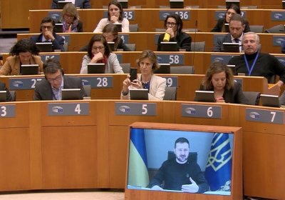 Зеленский в Европарламенте: война должна закончиться на справедливых условиях