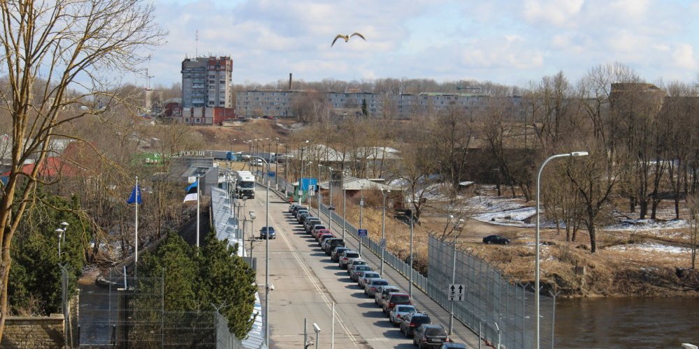 В воскресенье на время парада в честь Дня победы в Нарве закроют границу