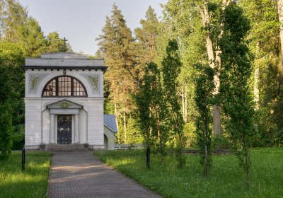 Эстония не планирует закрывать мавзолей Барклая де Толли