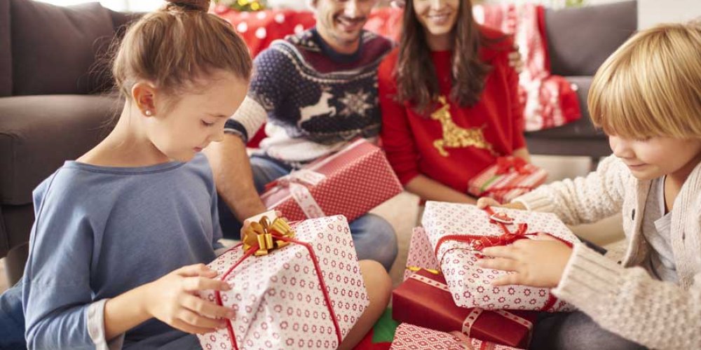 Как купить подарок в последний момент и не ошибиться с выбором? Советы от стилистов