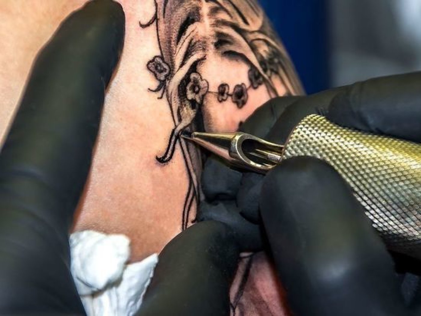 Тату на женском лобке: более 100 фото интимных татуировок в паху
